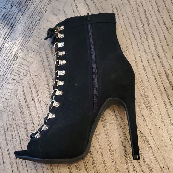 Black open toe suede booties zip up. Size 7 - Picture 3 of 8